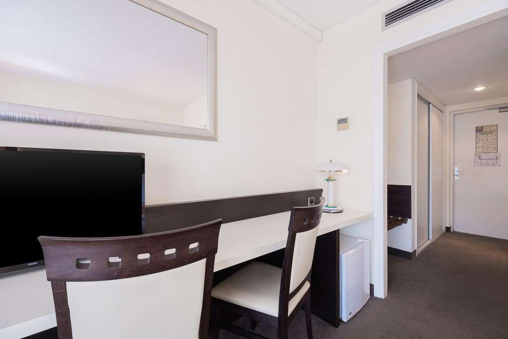 The Originals City, Hotel Galaxie, Nice Aeroport Saint-Laurent-du-Var Rum bild